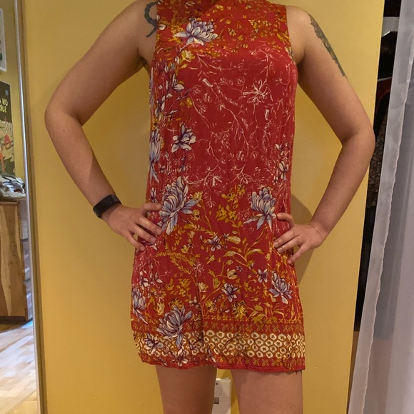 Ecote Red Floral Open Back Shift Dress - Picture 2 of 5